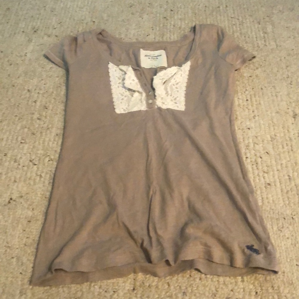 Abercrombie and Fitch tee